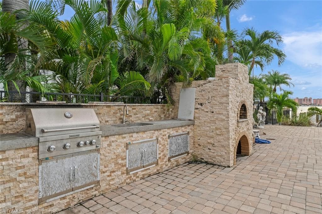 805 San Carlos DR-13