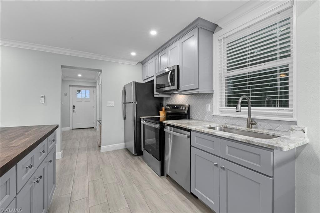 805 San Carlos DR-53