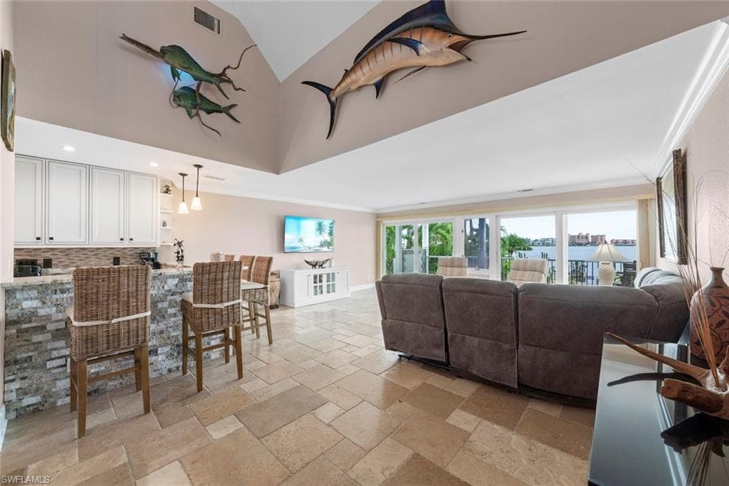 805 San Carlos DR-14