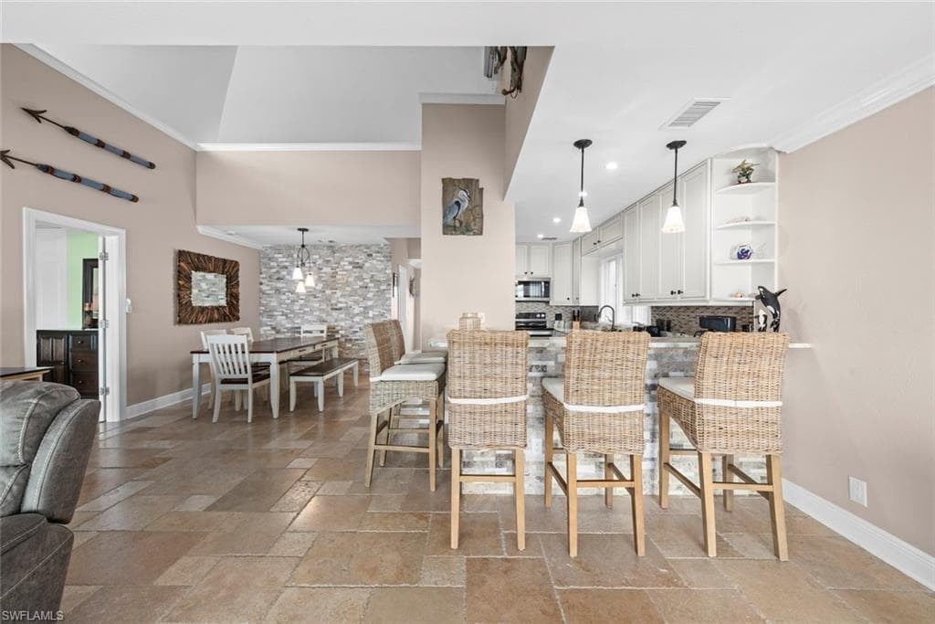 805 San Carlos DR-18