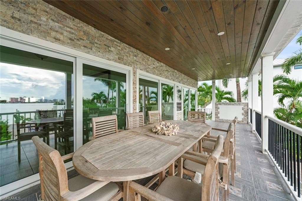 805 San Carlos DR-11