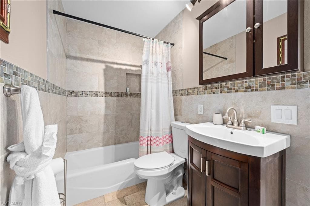 805 San Carlos DR-40