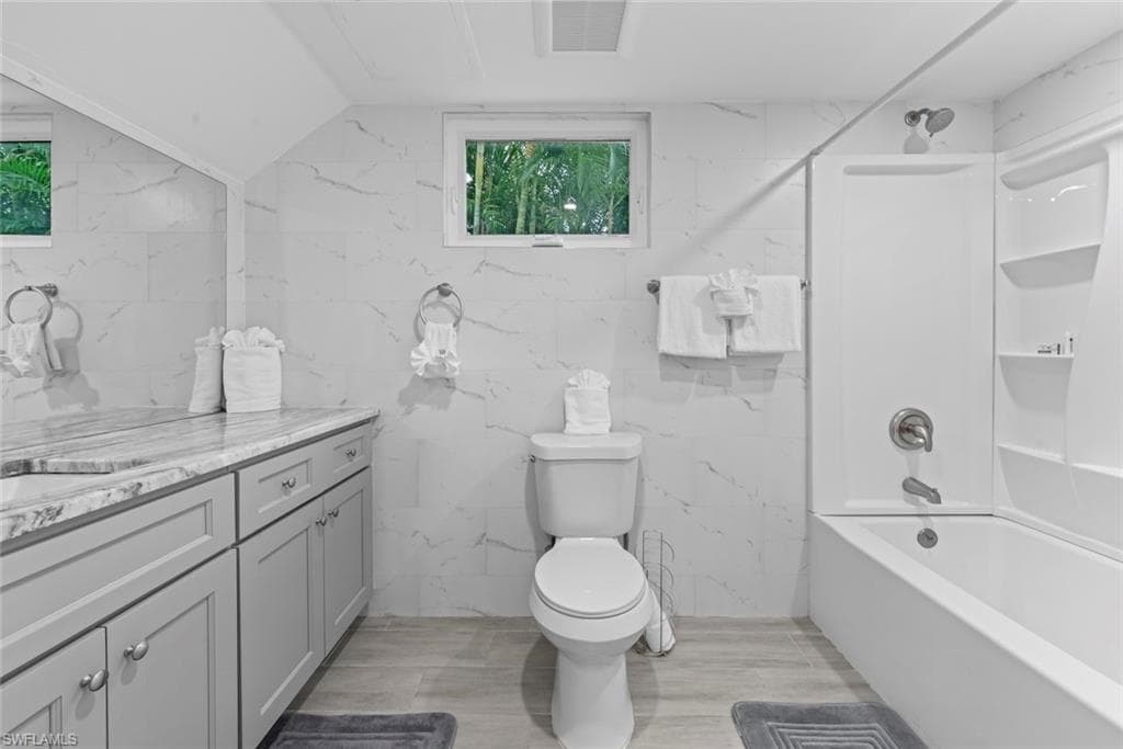 805 San Carlos DR-60