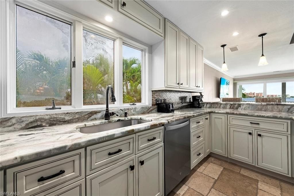 805 San Carlos DR-21