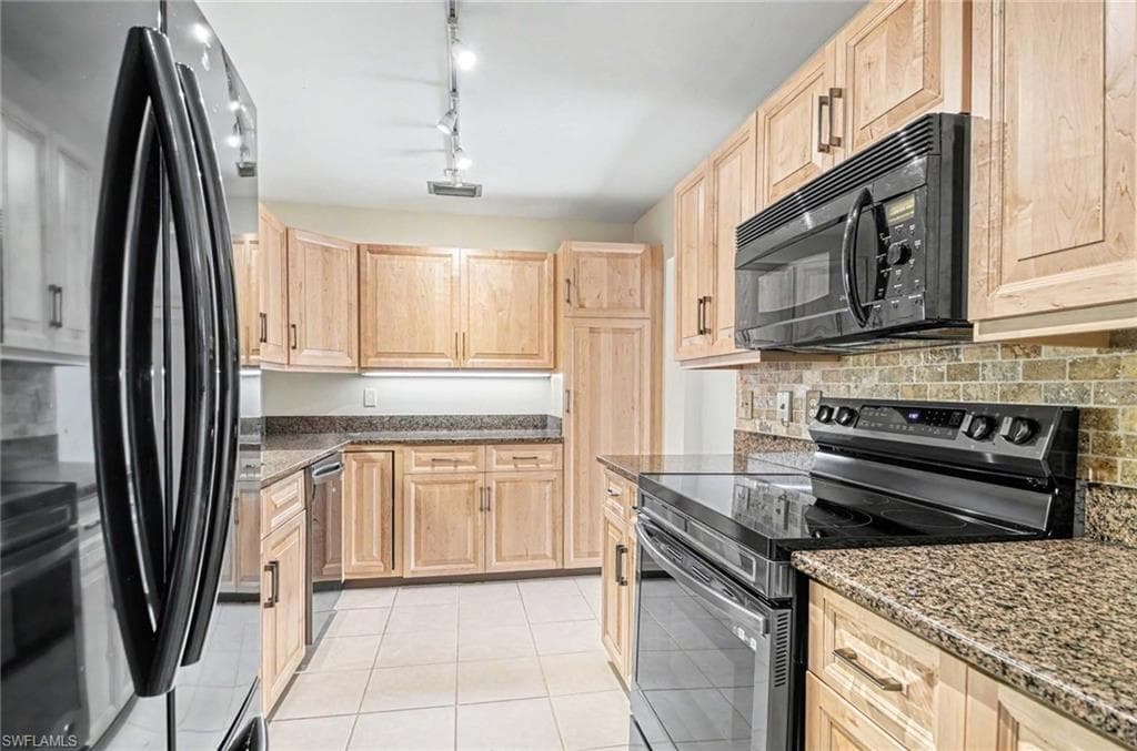 1325 Solana RD K3-7