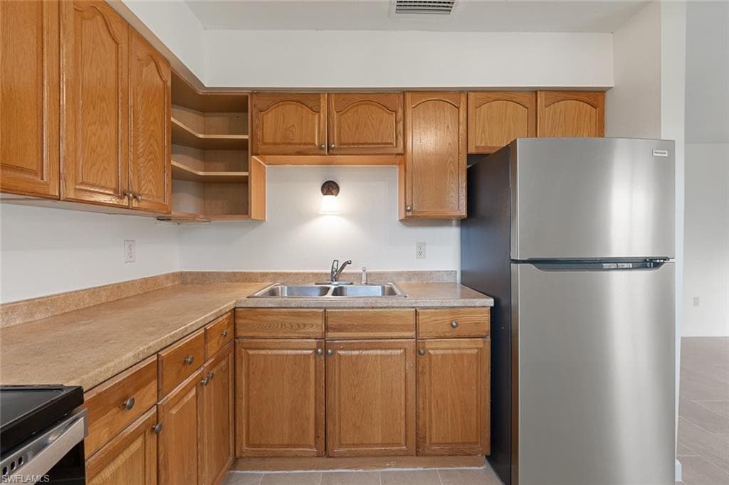 3325 Airport RD N R7-6