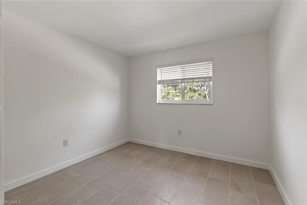 3325 Airport RD N R7-12