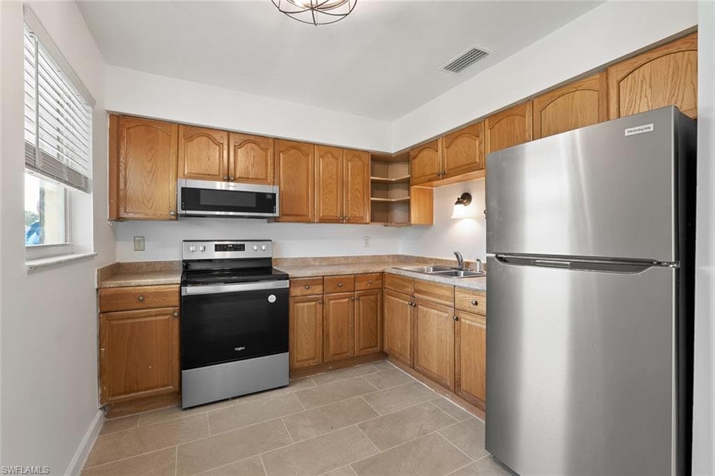 3325 Airport RD N R7-5