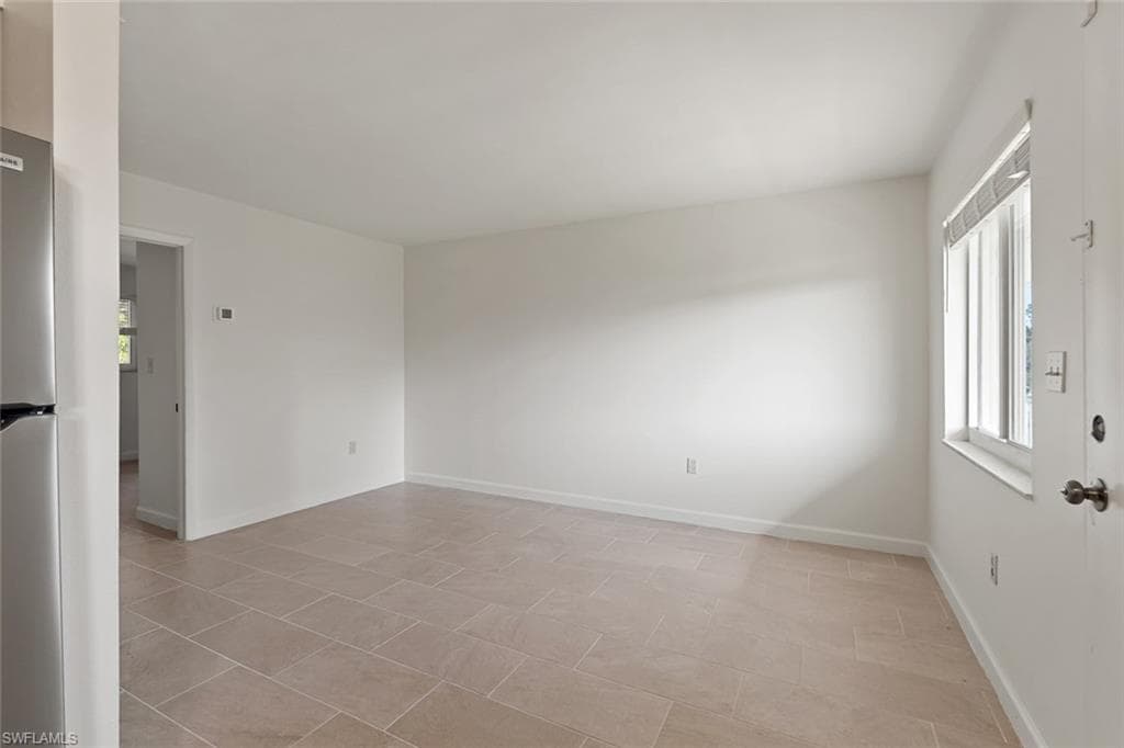 3325 Airport RD N R7-8