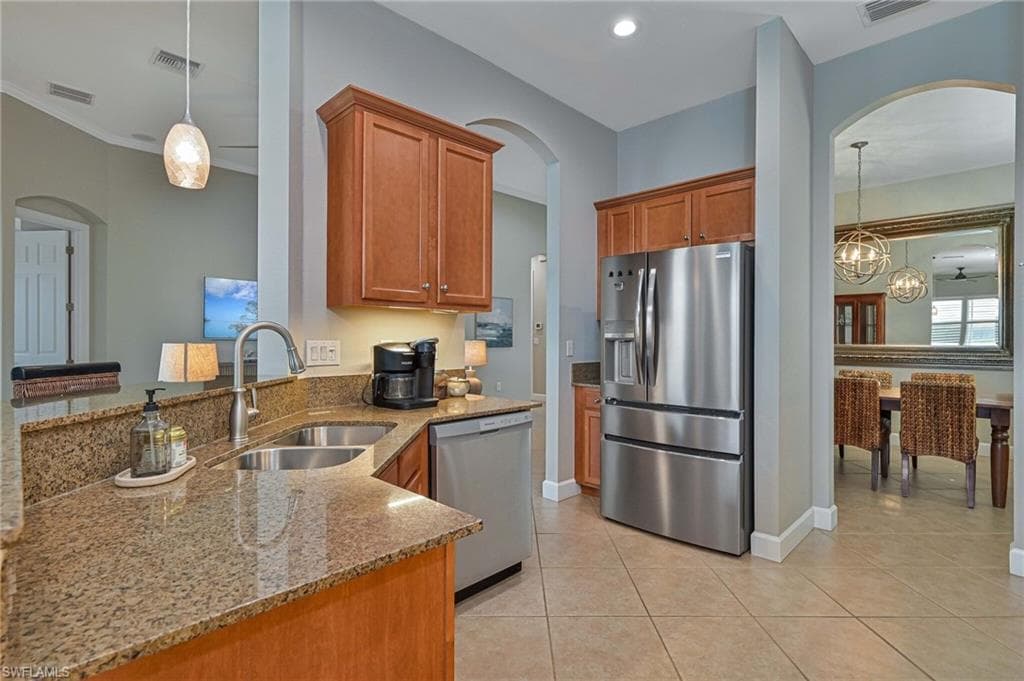 5709 Calmar Breeze LN-13