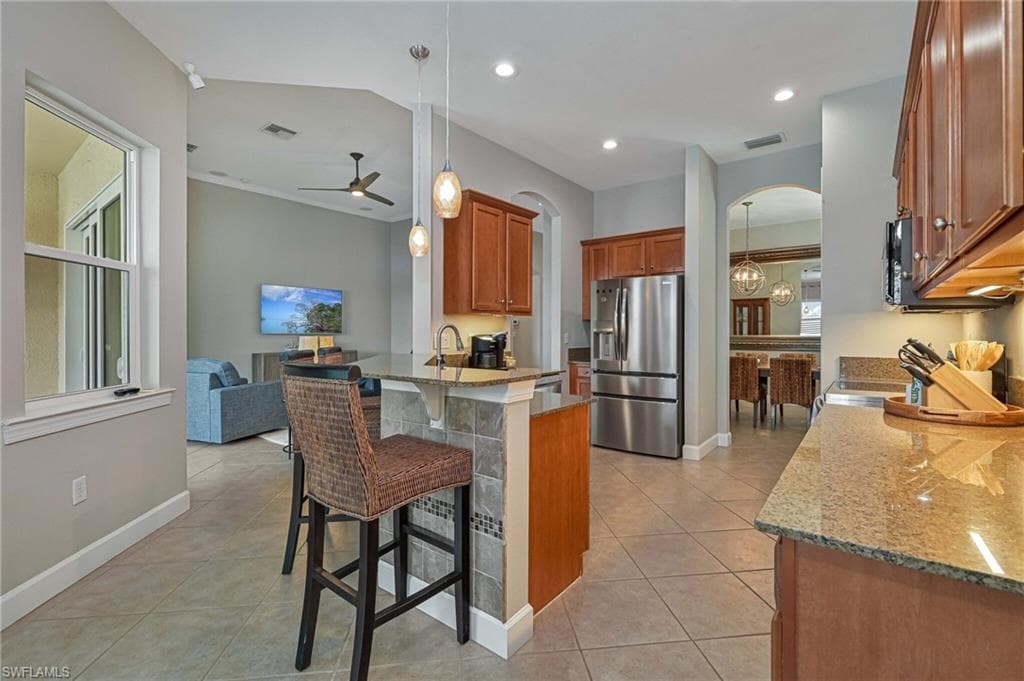 5709 Calmar Breeze LN-12