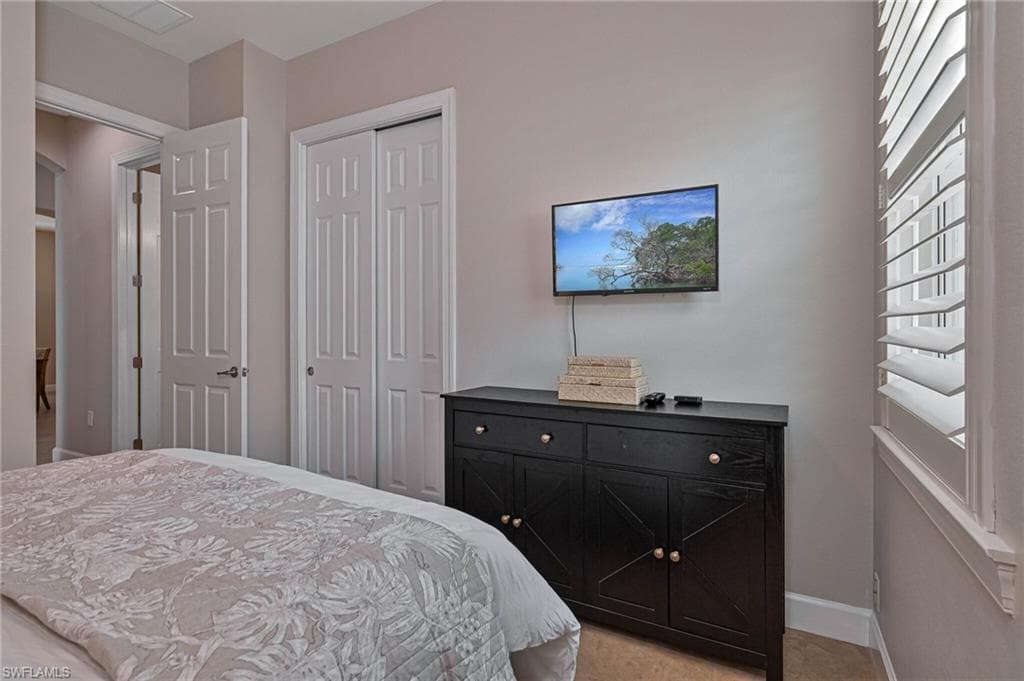 5709 Calmar Breeze LN-22