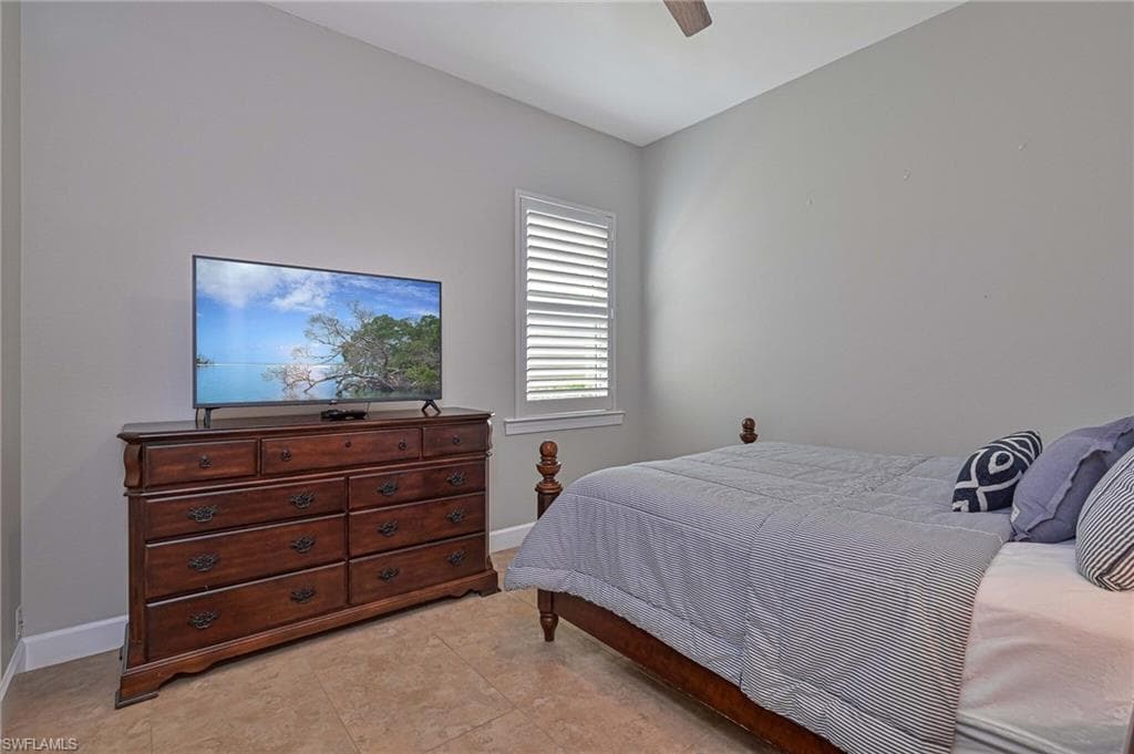 5709 Calmar Breeze LN-28