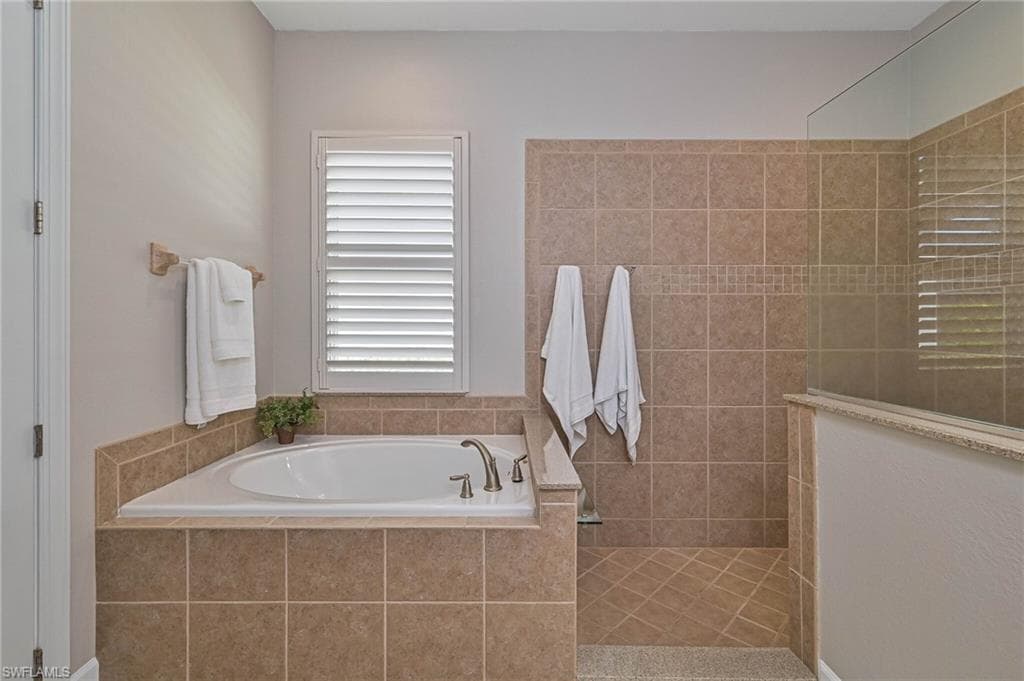 5709 Calmar Breeze LN-20
