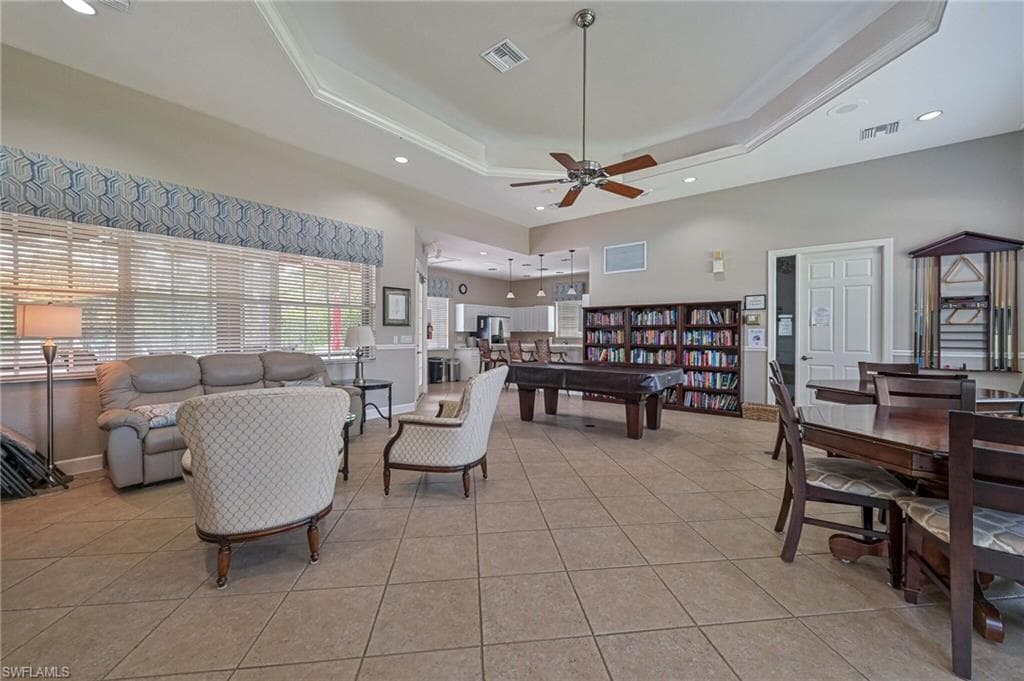 5709 Calmar Breeze LN-33