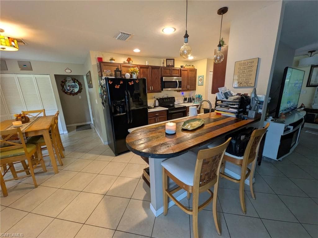 20503 Fern CIR-6