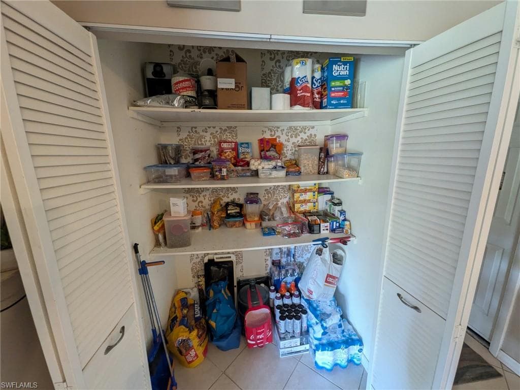 20503 Fern CIR-9