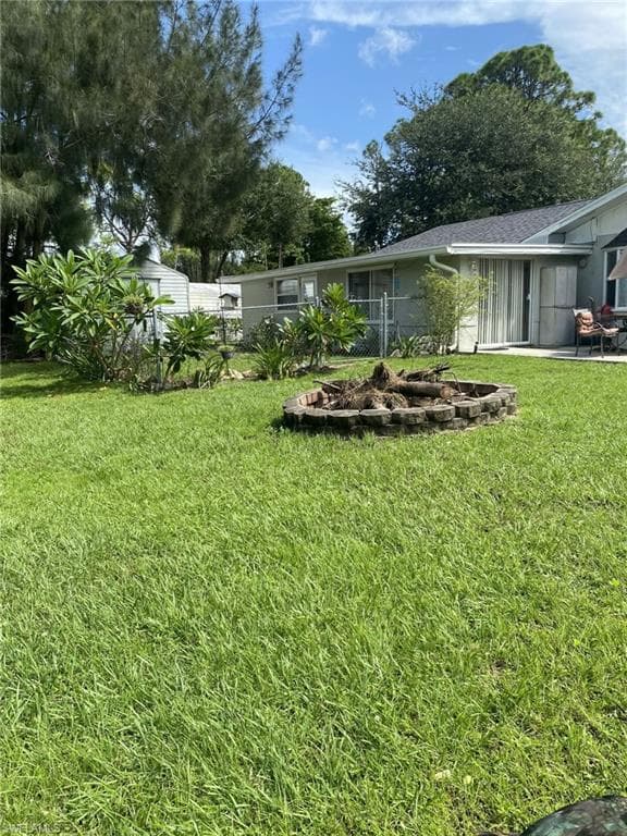 20503 Fern CIR-24