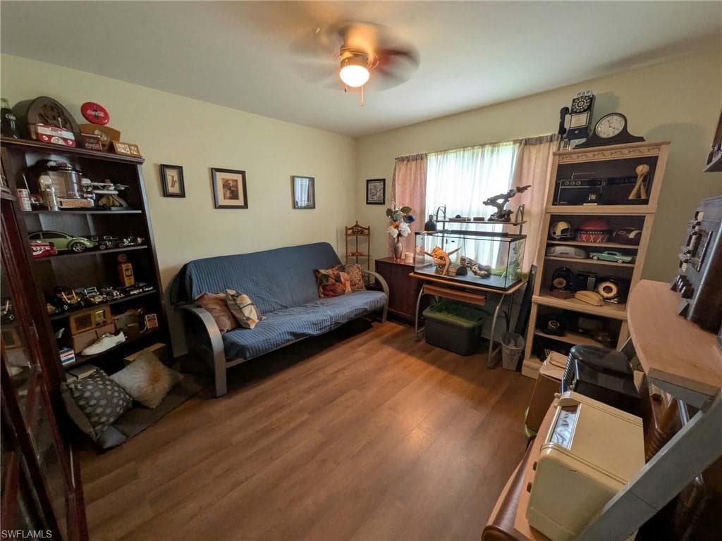 20503 Fern CIR-14