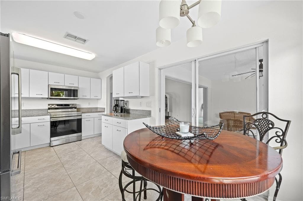 24419 Buckingham WAY-16