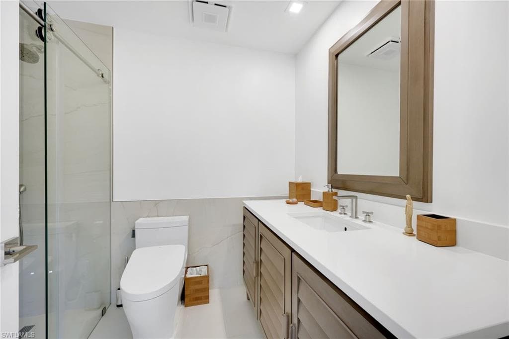 537 104th AVE N-16