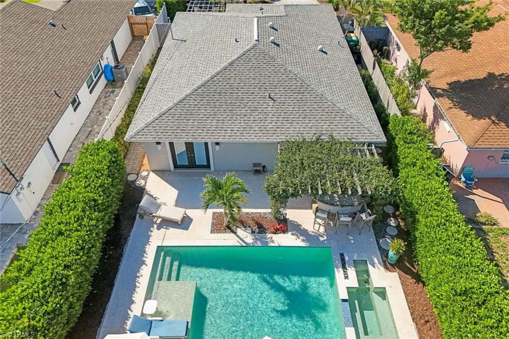 537 104th AVE N-26