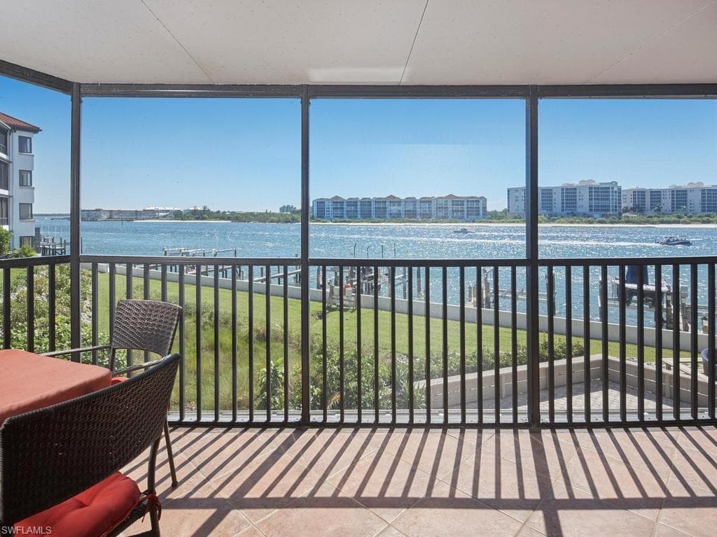 502 La Peninsula BLVD 502-2