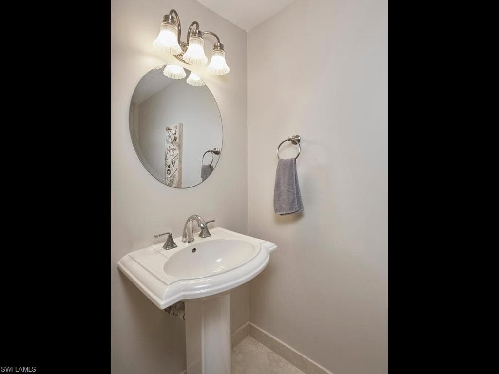 502 La Peninsula BLVD 502-16