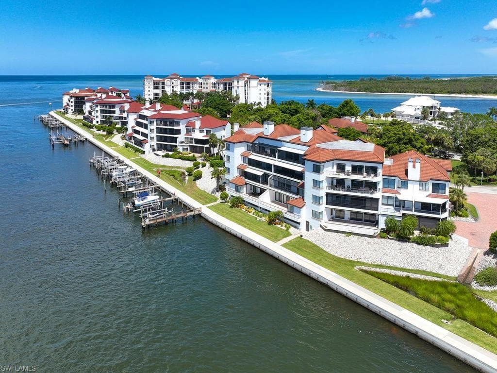 502 La Peninsula BLVD 502-28