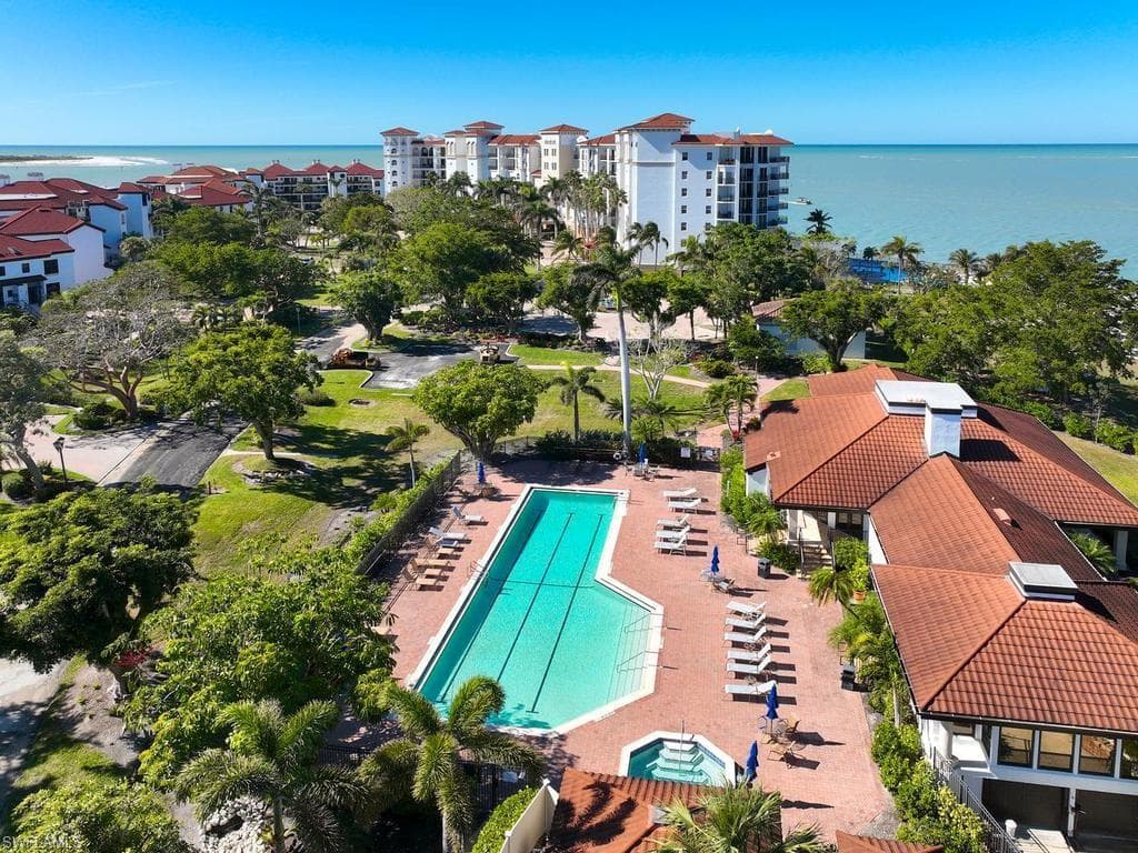 502 La Peninsula BLVD 502-33
