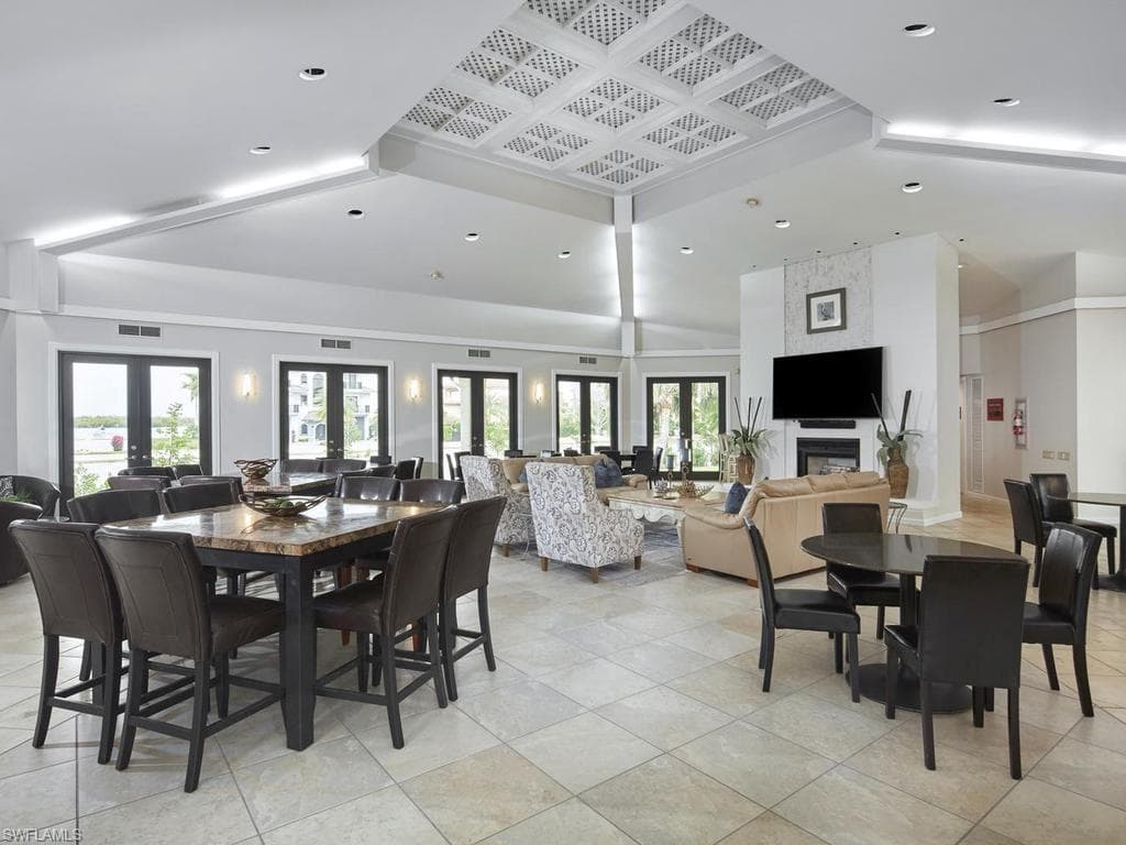 502 La Peninsula BLVD 502-25