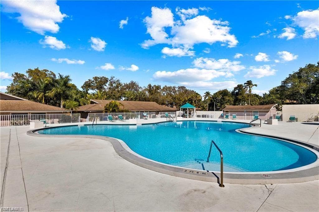 4277 Island CIR 1-18