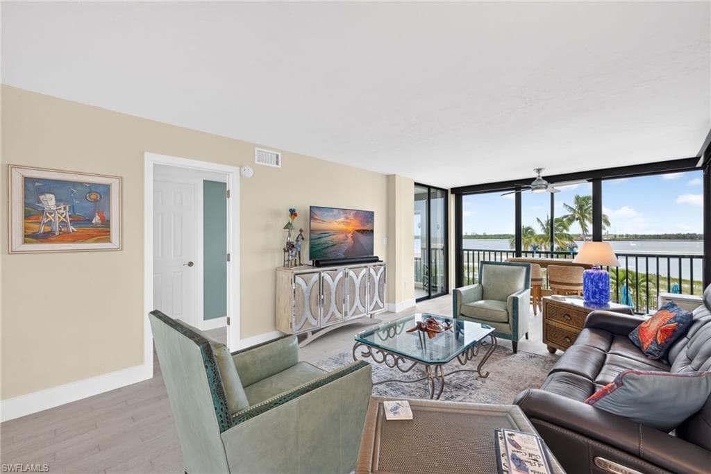 8400 Estero BLVD 105-22