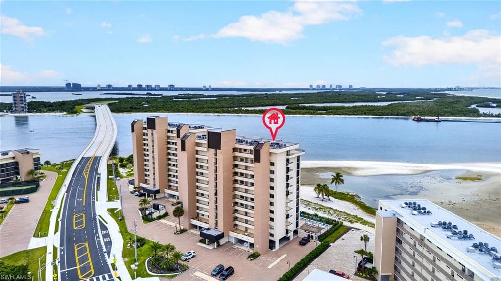 8400 Estero BLVD 105-33