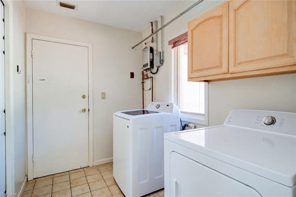 11 Capri BLVD-27