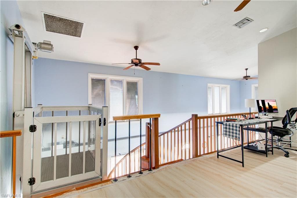 11 Capri BLVD-17