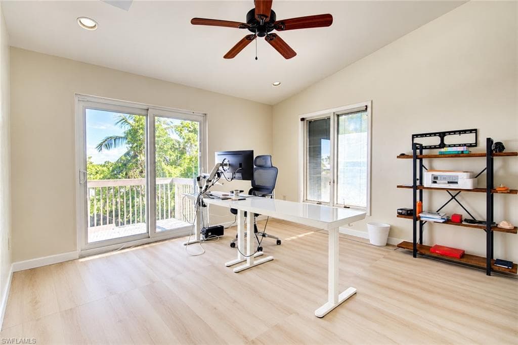 11 Capri BLVD-22