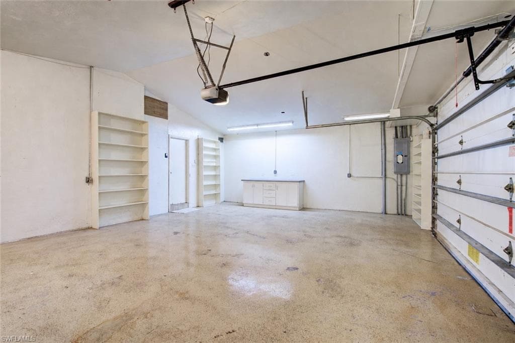 11 Capri BLVD-28