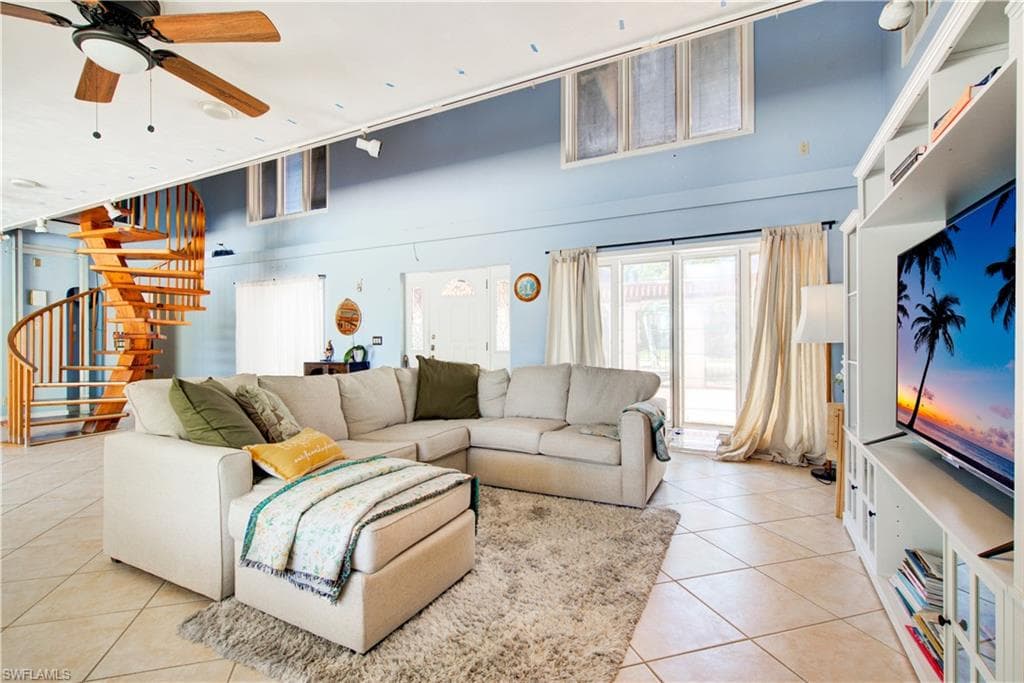 11 Capri BLVD-5