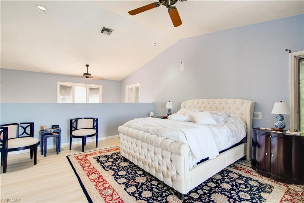 11 Capri BLVD-19