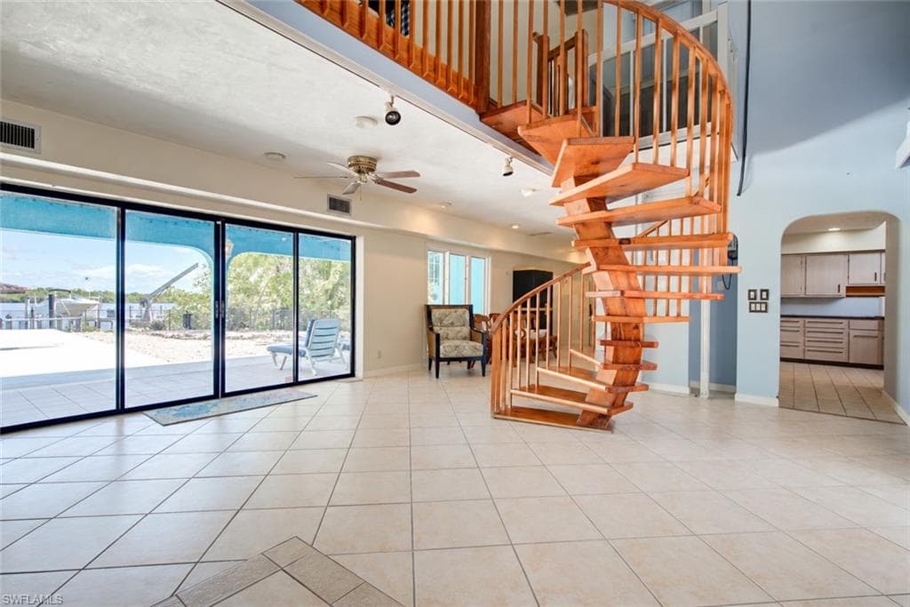 11 Capri BLVD-4