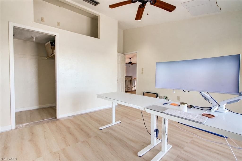11 Capri BLVD-21