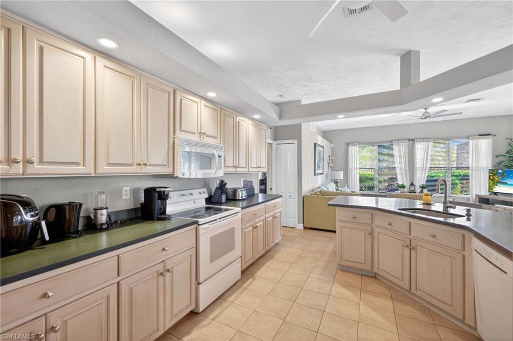 1217 SW 18th ST-7