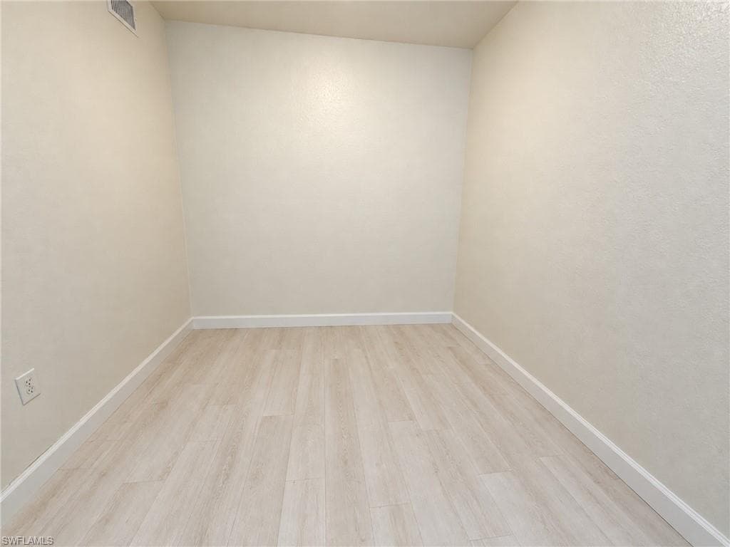23680 Walden Center DR 204-5