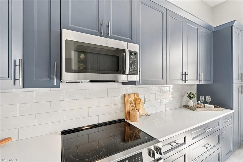 637 Beachwalk CIR E202-12