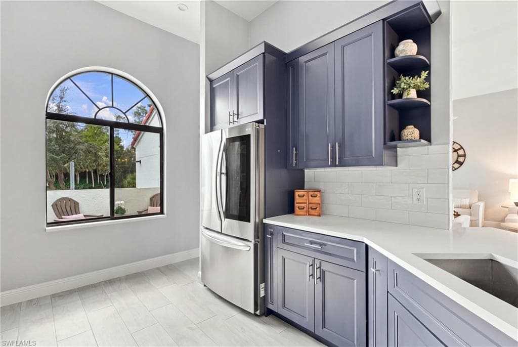 637 Beachwalk CIR E202-9