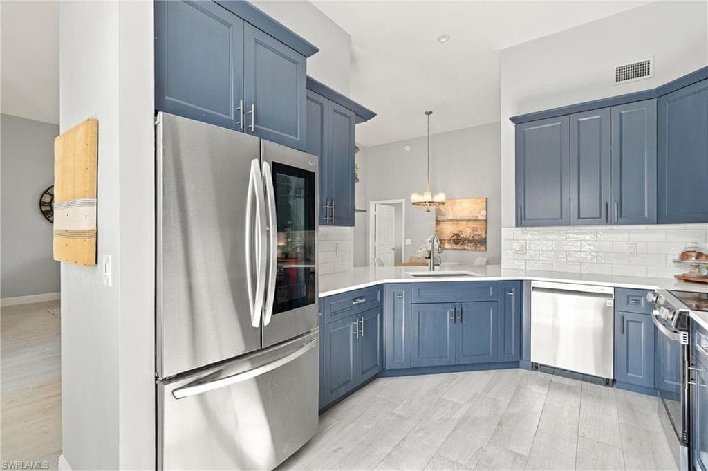 637 Beachwalk CIR E202-10