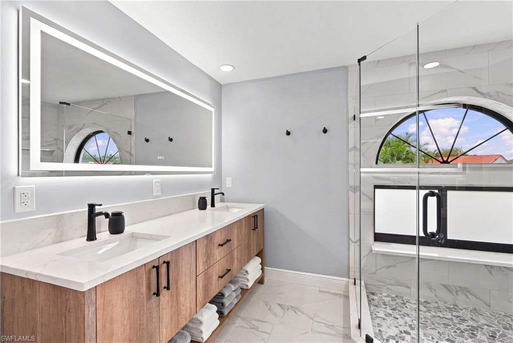 637 Beachwalk CIR E202-15