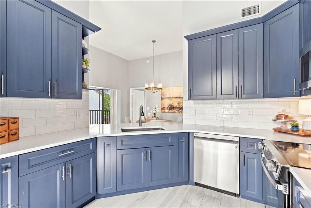 637 Beachwalk CIR E202-11