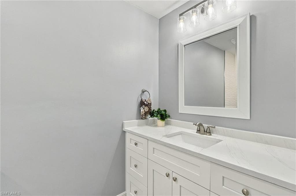 637 Beachwalk CIR E202-19